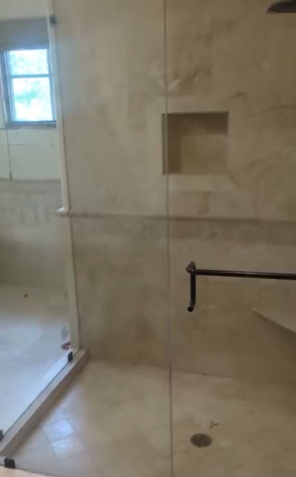 Frameless shower glass, three panels